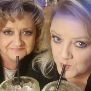 Meet your Posher, Candace